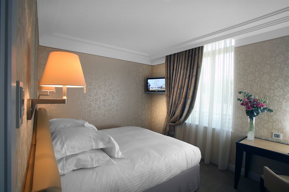 Hotel Princesse Flore Руая Екстер'єр фото